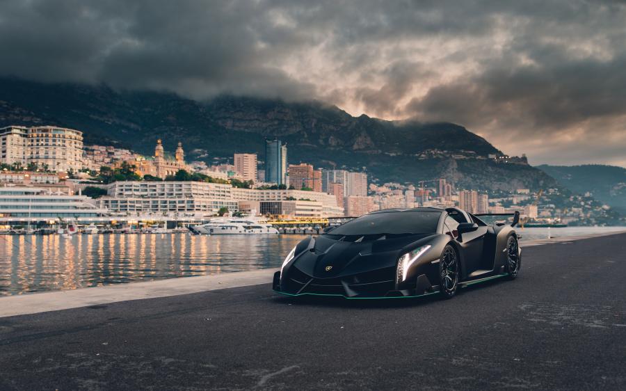 Lamborghini Veneno Roadster (2/9) 2015 года  (фото 1 из 18)